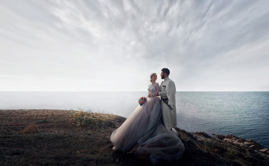 Wedding photographer Yuriy Akopov (danisyfer). Photo of 22 October 2018