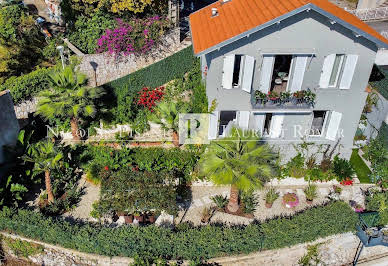 Villa with garden 20