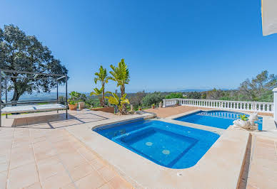 Villa with pool and terrace 3