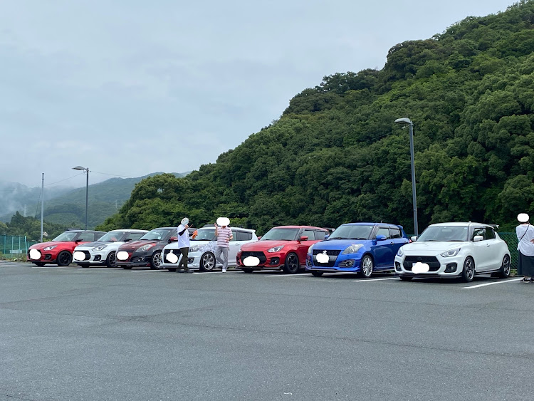 スイフトスポーツの閃光になりたいカピ・Team 03'z・一筋の光へ・理性なんて置いてこい・R1Rウエット性能抜群に関するカスタム事例の投稿画像2枚目