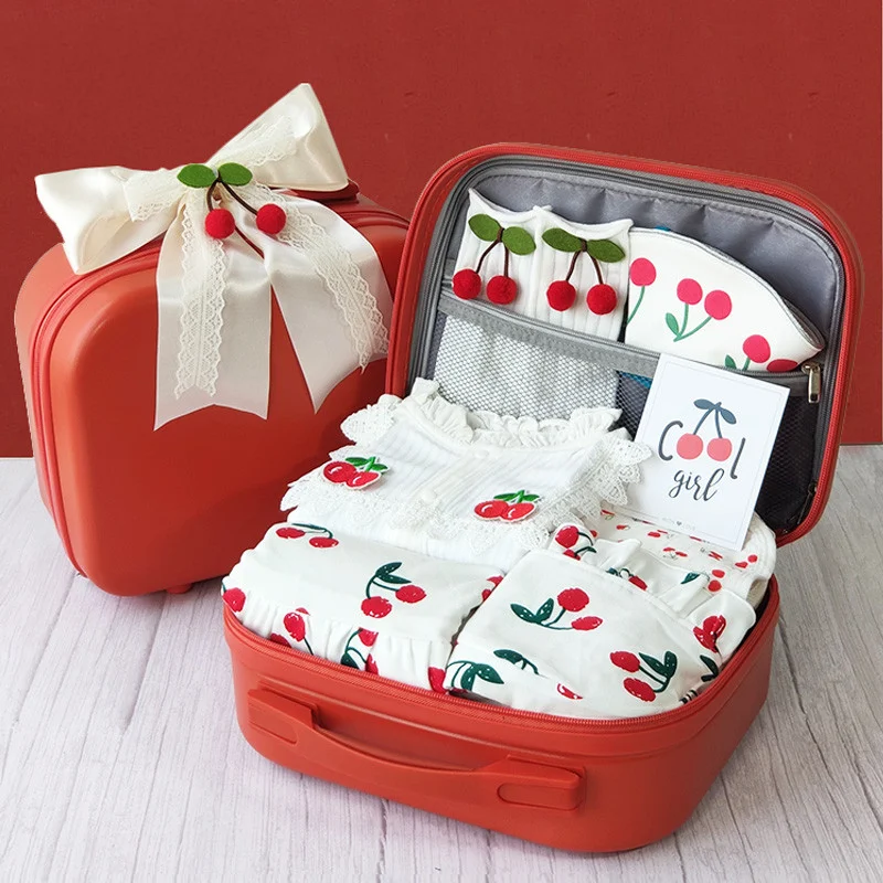 Conjunto de body criativo com estampa de cerejas para bebê. Macio, confortável e adorável. Ideal para brincar e dormir, perfeito para seu pequeno.