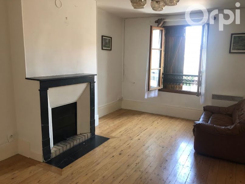 Location  appartement 3 pièces 58 m² à Pontarmé (60520), 750 €