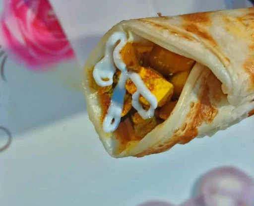 Egg With Paneer Roll