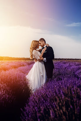 Fotógrafo de casamento Flavia Ganera (teoriazambetului). Foto de 22 de maio 2020