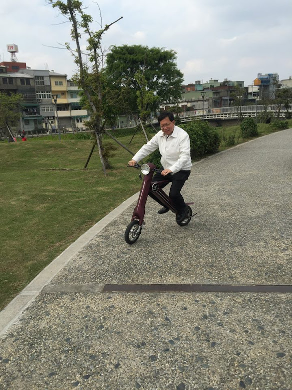 桃園市長試乘樂和電動車，直呼比Youbike好騎又省力! - 電動自行車, 樂和電動車, k1電動車, 欣輝數位 - 敗家達人推薦