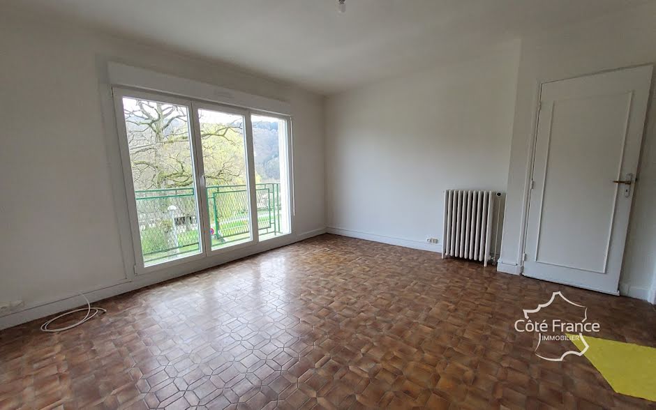 Location  appartement 3 pièces 58 m² à Revin (08500), 480 €