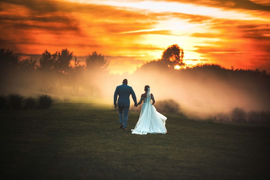 Fotografo di matrimoni Olegs Bucis (ol0908). Foto del 9 ottobre 2023