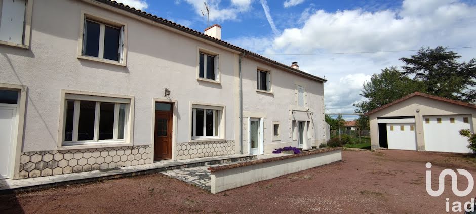 Vente maison 5 pièces 153 m² à Neuville-de-Poitou (86170), 208 000 €