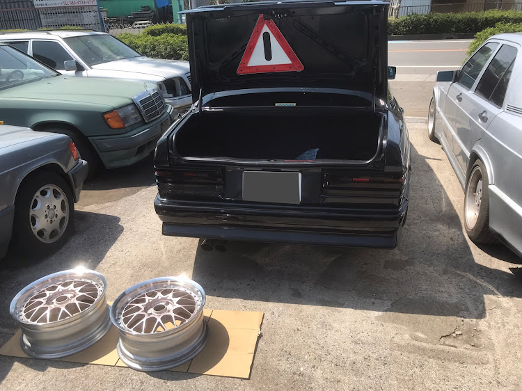 190シリーズのお題　夕日にかがやくあなたの愛車・都内はさくらが満開・フランジプレート式のホイールバランス・ピレリタイヤ　P ZEROに関するカスタム事例の投稿画像5枚目