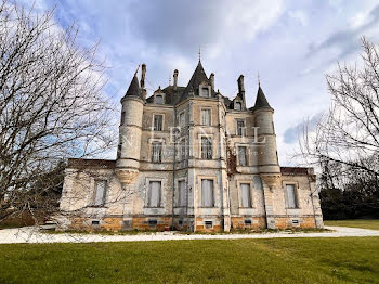 château à Chantonnay (85)