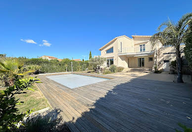 Maison avec piscine et terrasse 15