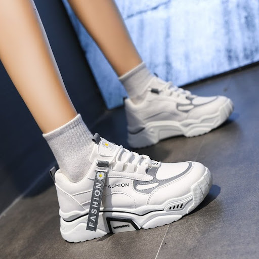 Title 5, Ladies Lace-Up Casual Sneakers