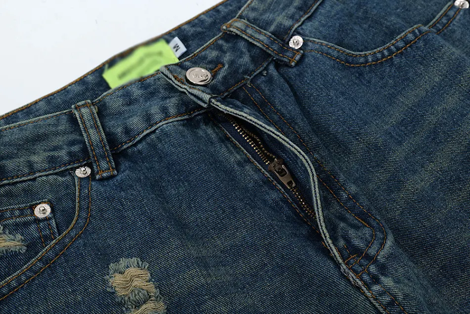 Beggar Jeans za muškarce i žene. Izdržljiv denim sa iznošenim stilom. Savršene za ležeran i udoban izgled. Pronađite svoj idealni par danas!