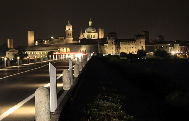 Mantova by night di Luigi Prearo