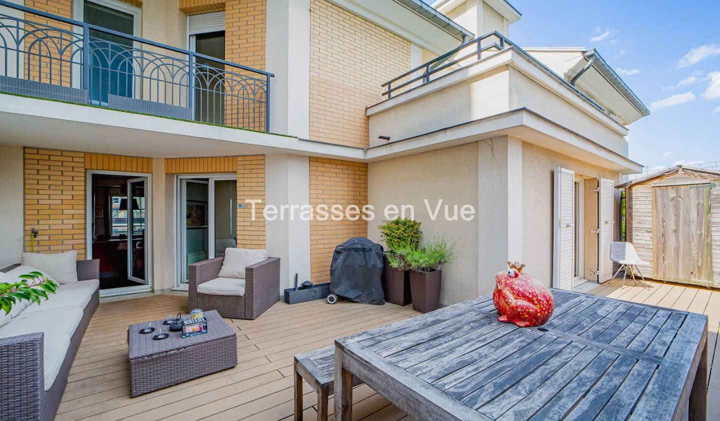 Apartment with terrace Courbevoie