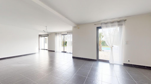 House with pool and terrace 3