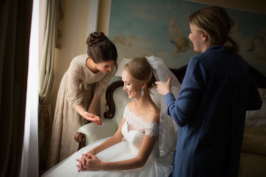 Fotógrafo de casamento Oleg Saliy (elifestudios). Foto de 21 de agosto 2018