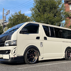 ハイエースバン TRH200V