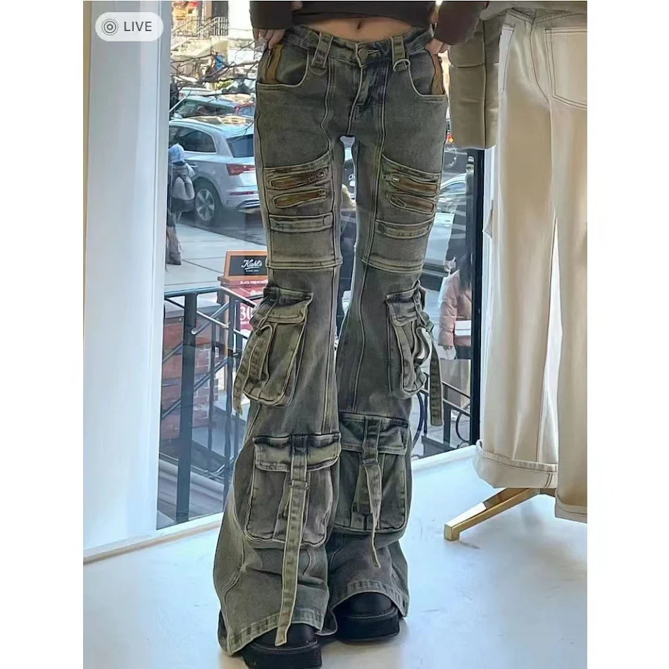 Çok cepli, bol paça iş pantolonu, eskitilmiş kot, hem rahat hem de dayanıklı, tüm işleriniz için ideal.