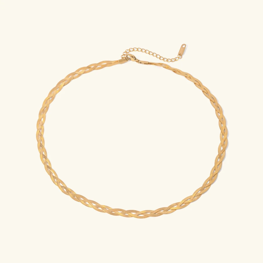 Corinna Gold ketting, een elegante gouden accessoire voor dames. Verfraai uw natuurlijke schoonheid en voeg een vleugje luxe toe.