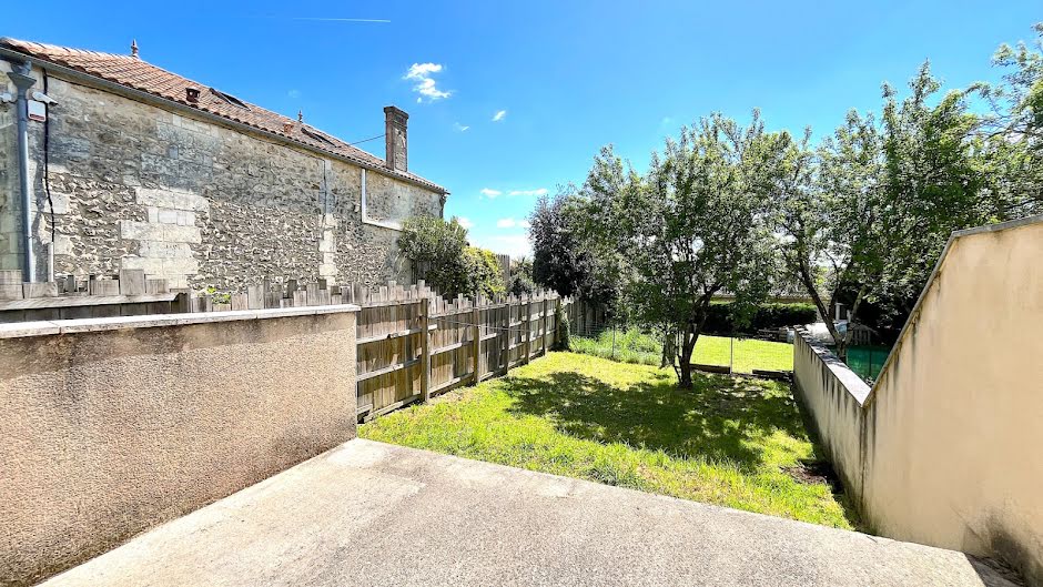 Location  maison 4 pièces 64.59 m² à Bourg sur gironde (33710), 750 €