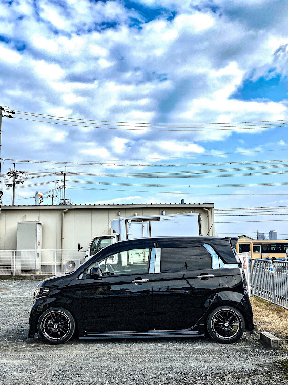 N-WGN カスタムの洗車・エンブレムレスグリル・ニコイチバンパーに関するカスタム事例の投稿画像2枚目