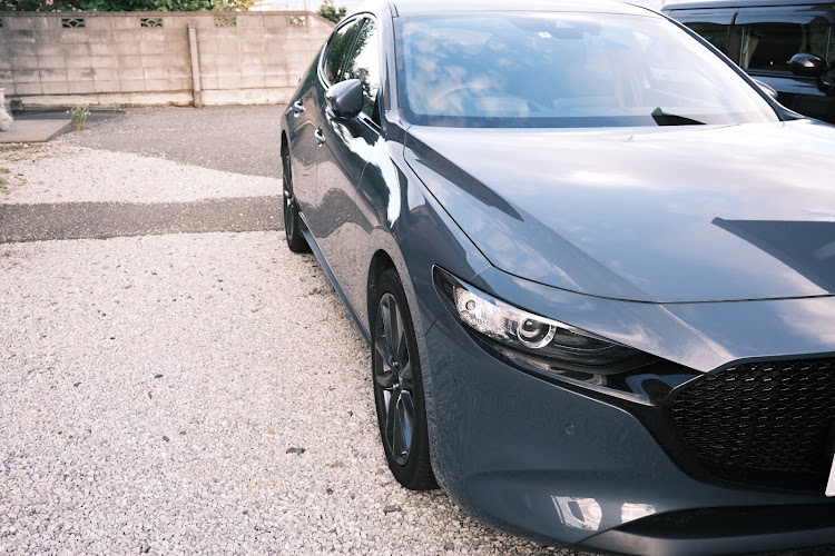 MAZDA3のマツダ3・Mazda3・ポリメタルグレーメタリックに関するカスタム事例の投稿画像1枚目