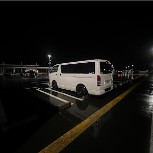 ハイエースバン TRH200V