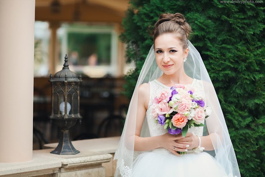 Fotógrafo de casamento Dmitriy Simonenko (photoroom). Foto de 6 de junho 2017