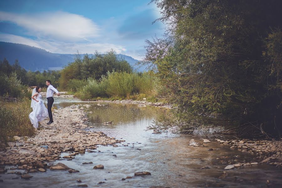 Fotografo di matrimoni Breniuc Radu (raduu). Foto del 11 agosto 2017