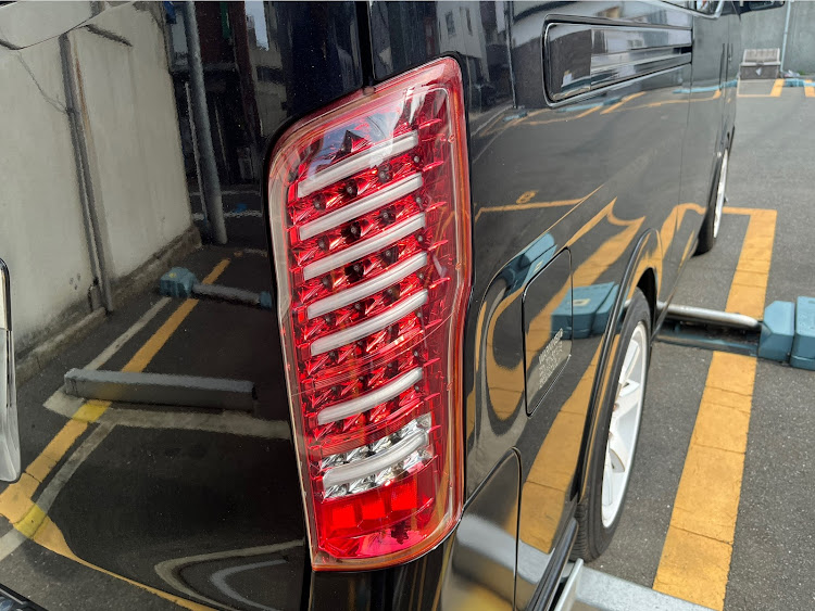 NV350キャラバンのテールランプのこだわり・なし・猛暑・使ってないに関するカスタム事例の投稿画像1枚目