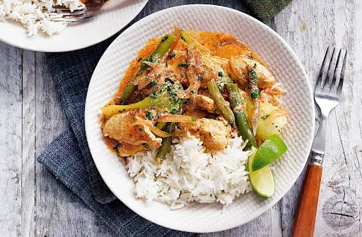 Thai Chicken Curry With Steamed Rice ( Red / Green)