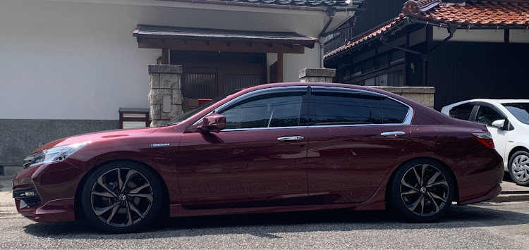 アコードのプレミアムディープロッソ・アコードハイブリッド cr7・シビック FK7・ホイール交換に関するカスタム事例の投稿画像3枚目