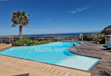 Propriété avec piscine et jardin 5