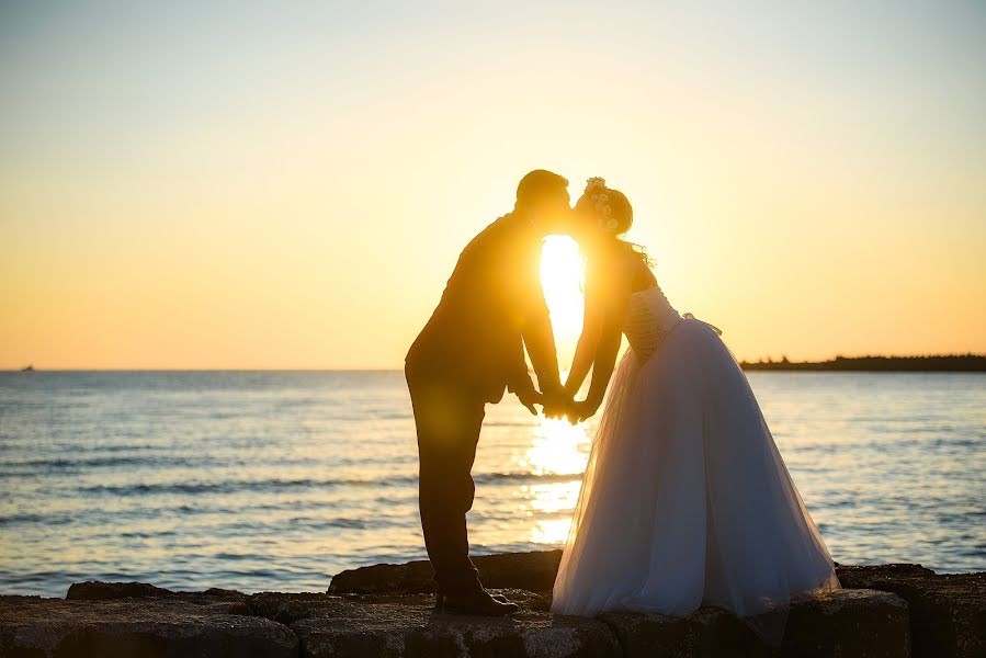 Fotografo di matrimoni Adrian Constantin (aconstantin). Foto del 8 aprile 2019