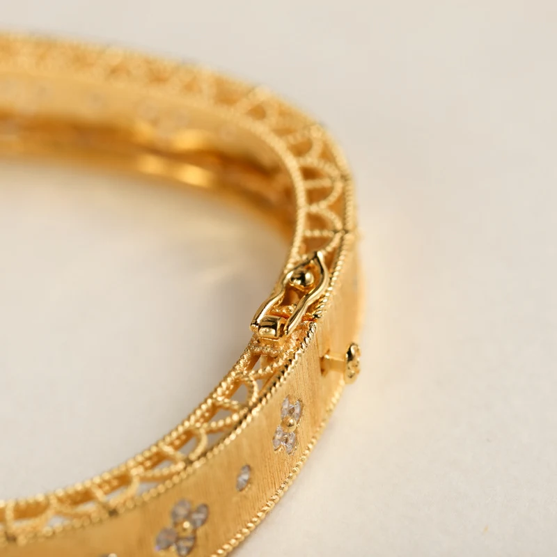Title 5, Italiaanse vintage armband met klavertjevier, v...