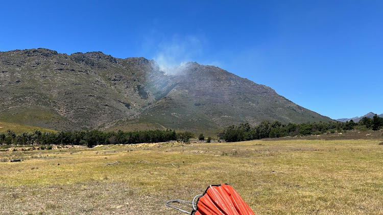 An inferno continued to rage at Bainsklook Pass in the Cape Winelands district municipality on Sunday