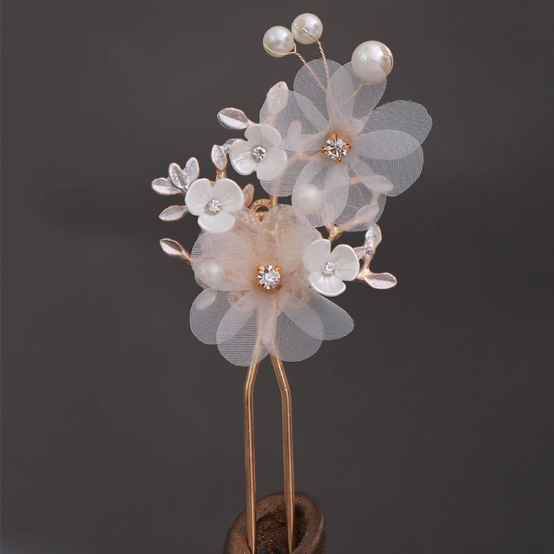 Tassel pearl hairpin, an elegant hair accessory to elevate your hairstyle, adding a touch of sophistication and feminine