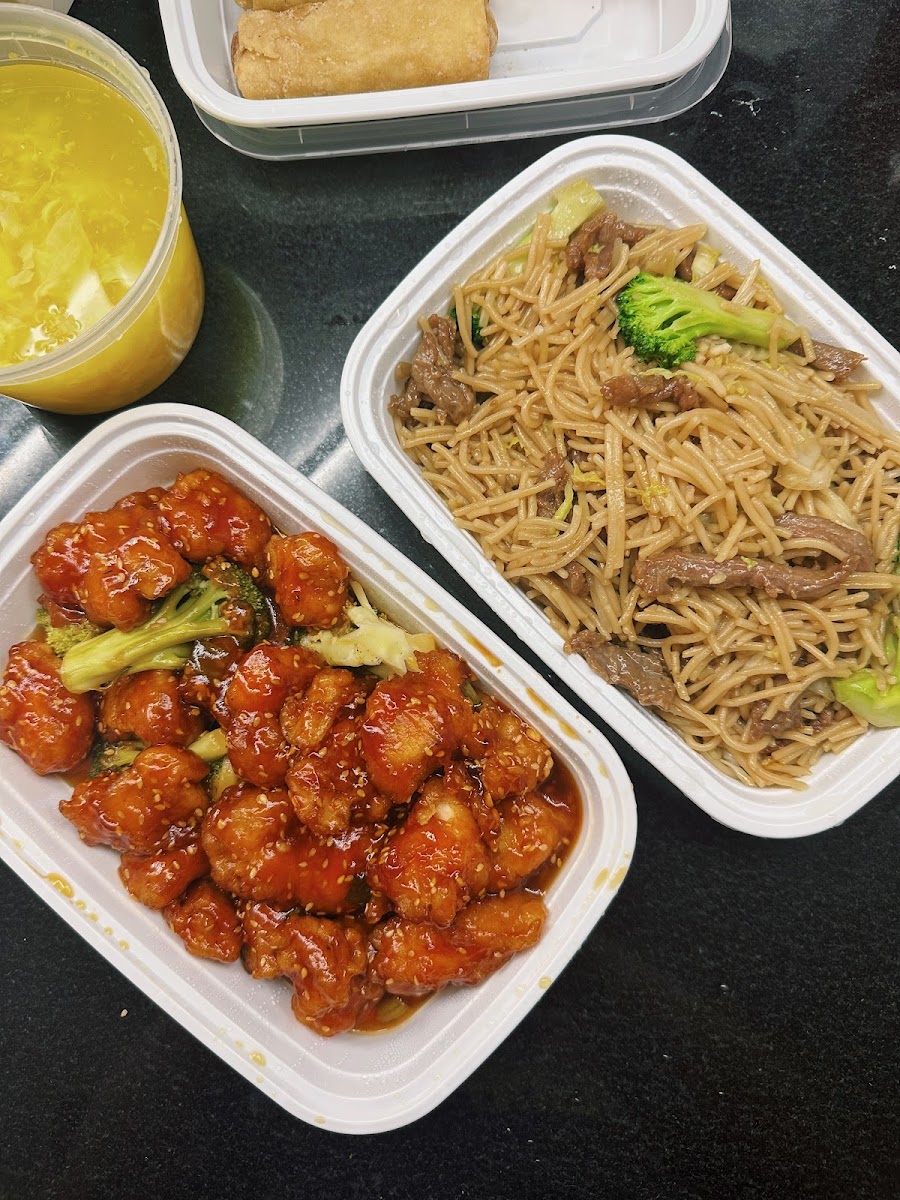 sesame chicken and lo mein