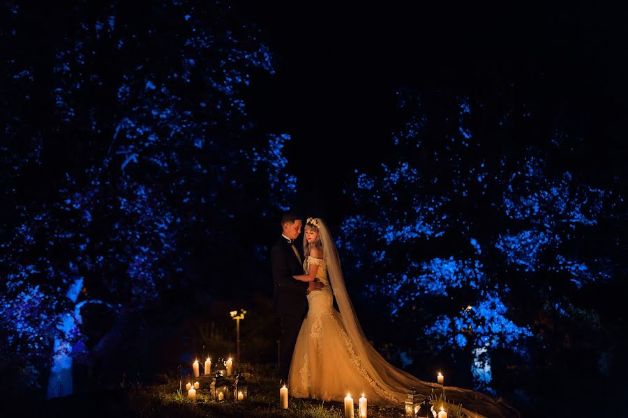 Fotografo di matrimoni Adrian Cernat (cernat). Foto del 25 agosto 2020