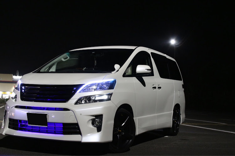 オデッセイのVERZ-WHEELS・RMP・満月チャレンジ・オデヴェル・グリル内間接照明に関するカスタム事例の投稿画像4枚目