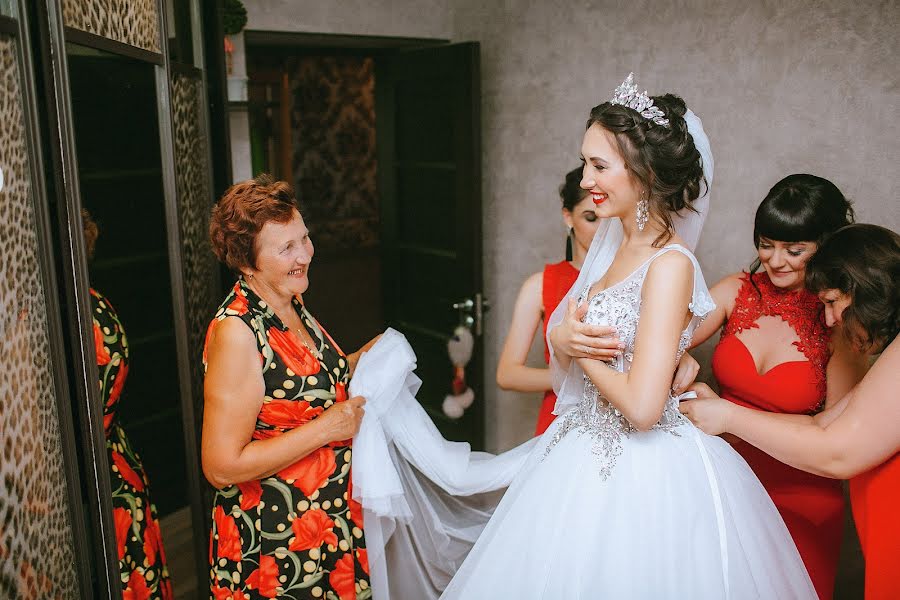 Fotografo di matrimoni Yuliya Fomkina (blackcatjul). Foto del 13 ottobre 2017