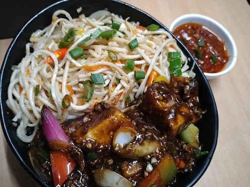 Chicken Hakka Noodles And Chilli Bowl [Serves 1]