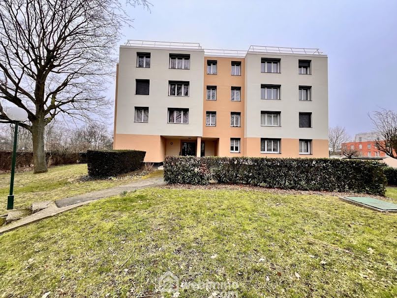 Vente appartement 4 pièces 82 m² à Sainte-genevieve-des-bois (91700), 155 000 €