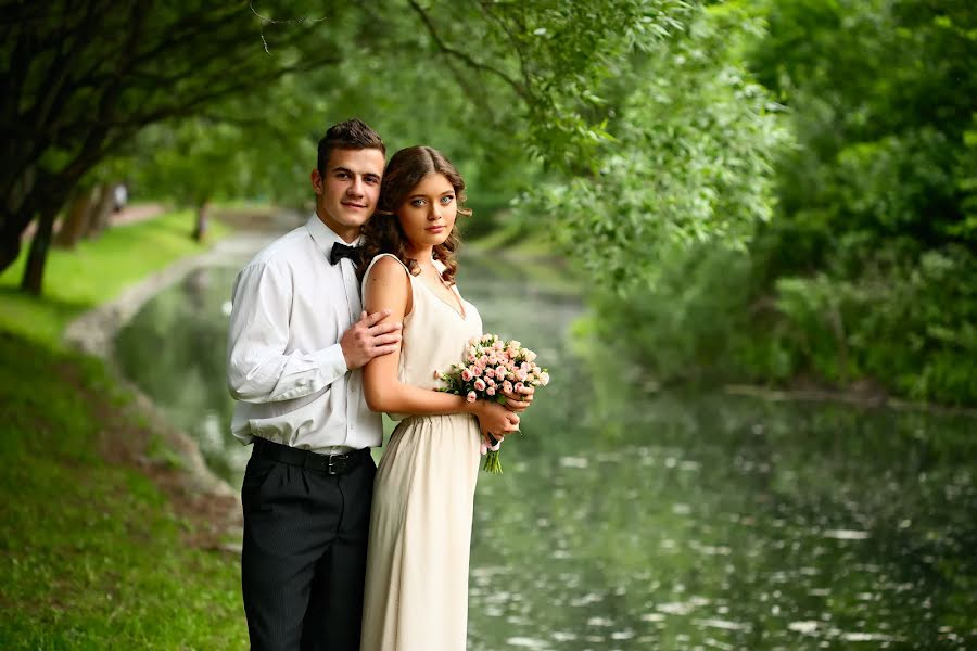 Fotografo di matrimoni Stanislav Trushkin (bonyfacci). Foto del 3 settembre 2014