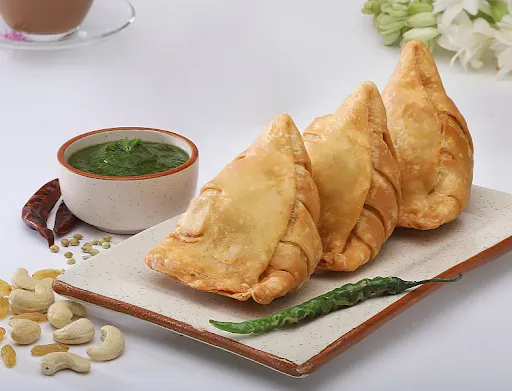 Royal Dry Fruit Samosa