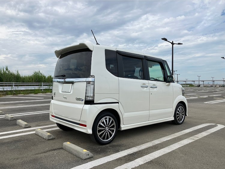 NボックスカスタムのN BOX custom JF3・タイヤ交換完了に関するカスタム事例の投稿画像2枚目