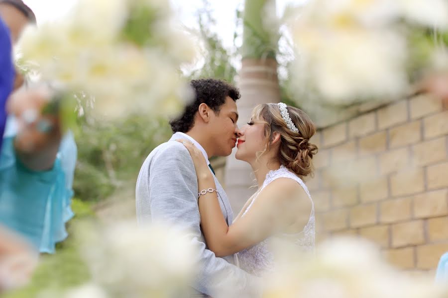 Fotógrafo de bodas Carlos Hernández (globestudio). Foto del 20 de abril 2020