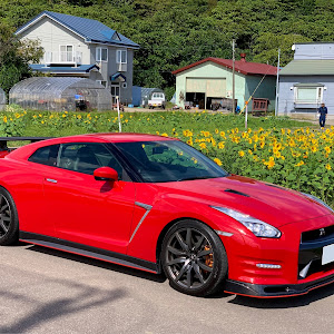 NISSAN GT-R