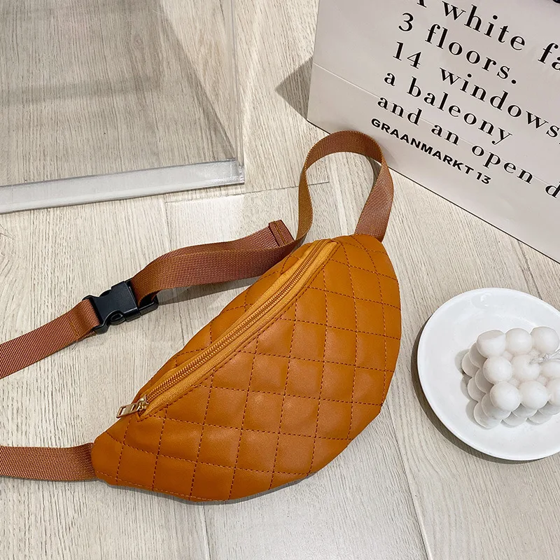 Rhombus schoudertas dames lederen klein model. Stijlvol en compact, ideaal voor dagelijks gebruik. Draag je essentials met gemak en elegantie.